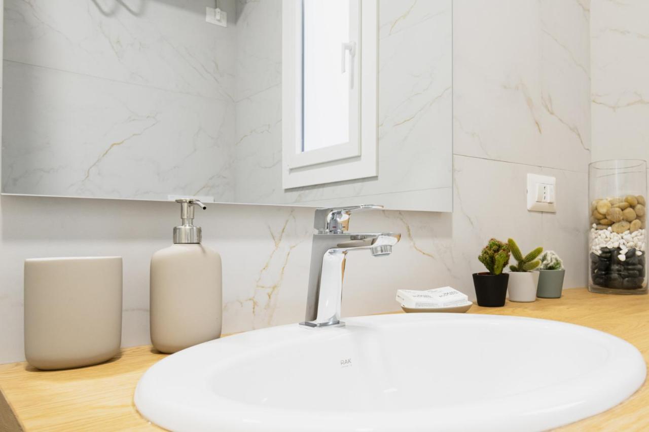 Easylife - Oasi Chic Pochi Passi Dai Navigli Apartman Milánó Kültér fotó